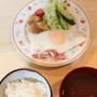 ベーコンエッグの朝食と娘のお弁当