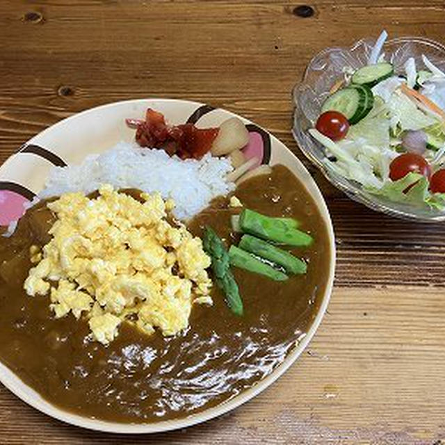 スクランブルエッグカレー・アスパラトッピング。糠漬け始めました。