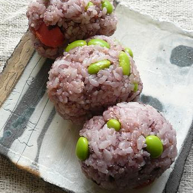 枝豆と焼きたらこのおにぎり。