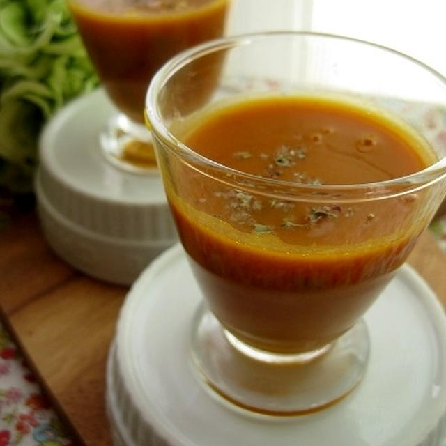 南瓜と野菜ジュースの冷製スープ