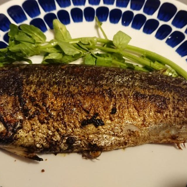 鯖の塩焼きをフライパンと油で焼くとこうなる。