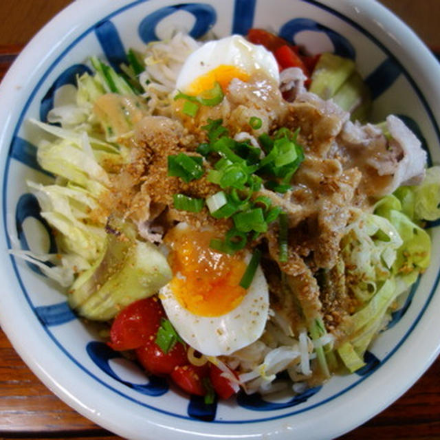 冷やし中華そば 胡麻だれ／ライスお好み焼き