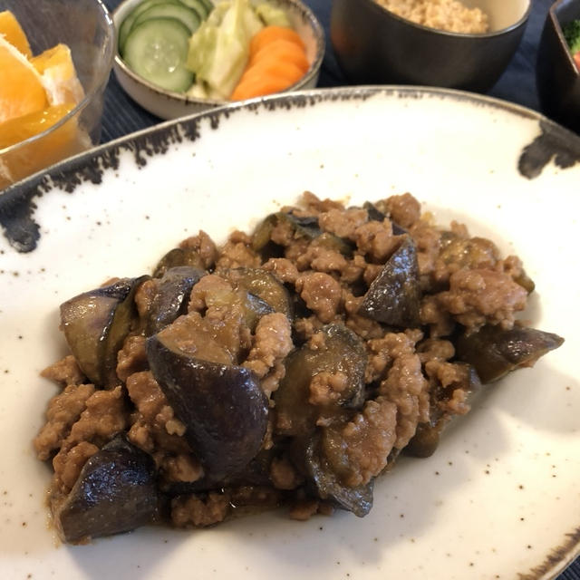 ごはんもお酒も進む！なすの肉みそ炒め