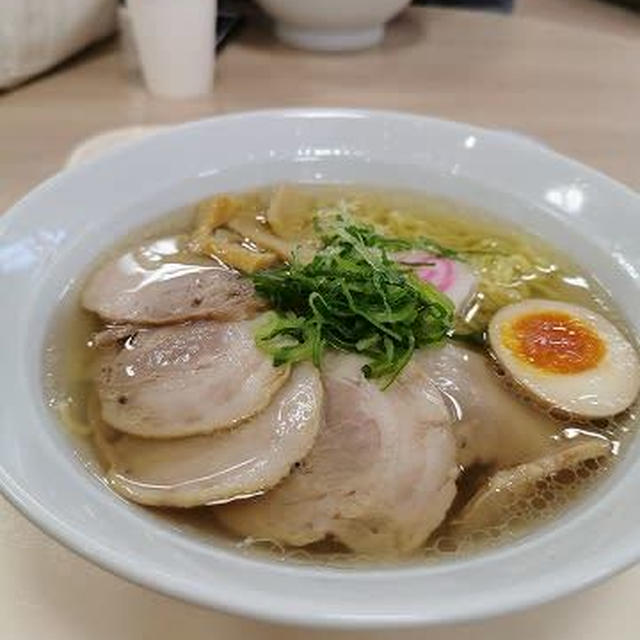  フードコートの塩チャーシューメン