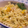 お庭のチャイブで　　卵とチャイブのショートパスタ