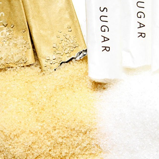 【便利ワザ】固まった砂糖をサラサラにする方法！