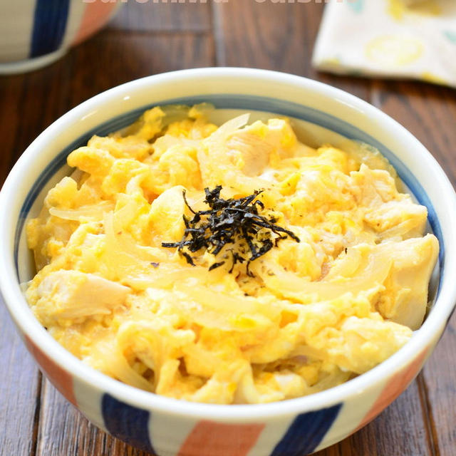 【つゆだく親子丼】鰹節風味のおだしがきいたおつゆが旨い！