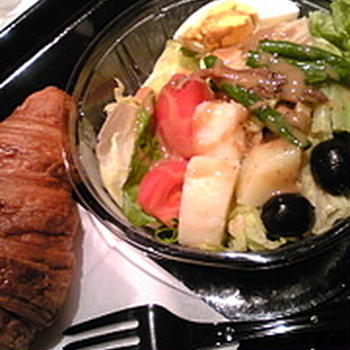ニース風サラダとクロワッサン＠DEAN＆DELUCA