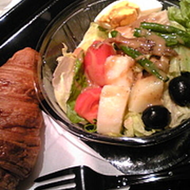 ニース風サラダとクロワッサン＠DEAN＆DELUCA