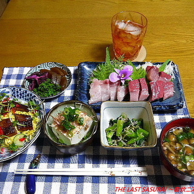【夕食】鰻のちらし寿司・ぶりのお造り・小松菜じゃこ和え…