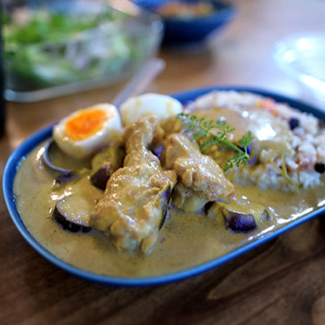 チキン手羽元でイエローカレー