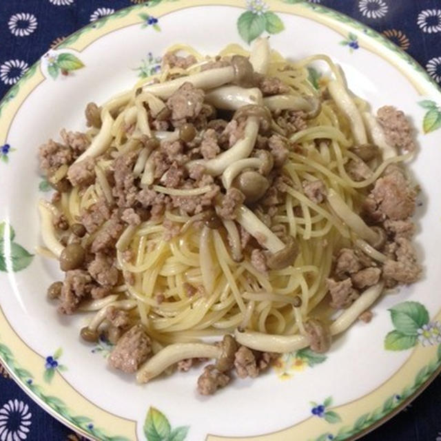 豚ひきとしめじのだしパスタ