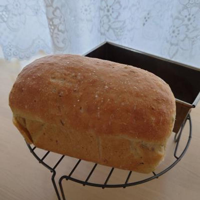 かぼちゃの煮物で🎵醤油麹のかぼちゃパン🧡