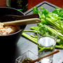 鶏団子と芹の小鍋