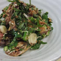 サバ味噌煮缶でたっぷり野菜あえ