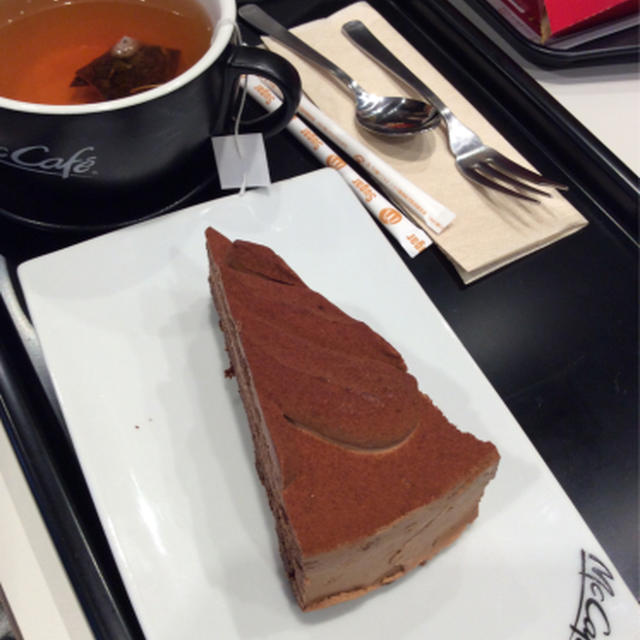 マックカフェのチョコケーキと比べる！