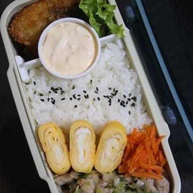 11月15日　　葱塩豚と たらの フライ弁当