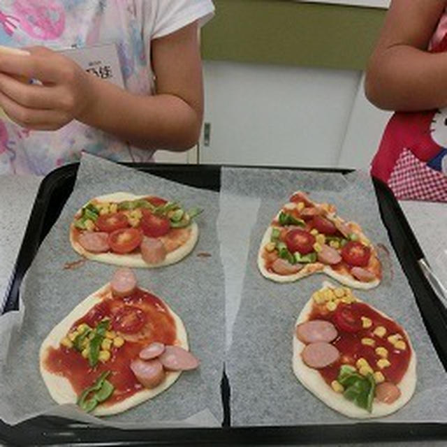 米粉ピザ　②　夏休みだ！！子供たちのピザ作り！！