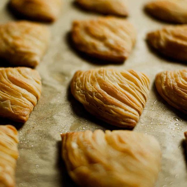 パリパリ食感！イタリア・ナポリの伝統菓子、スフォリアテッラのレシピ