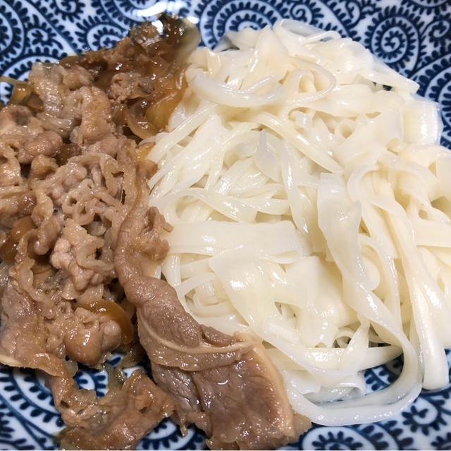 牛丼、でなくて冷やし牛丼の具うどん 稲庭うどんのかんざし