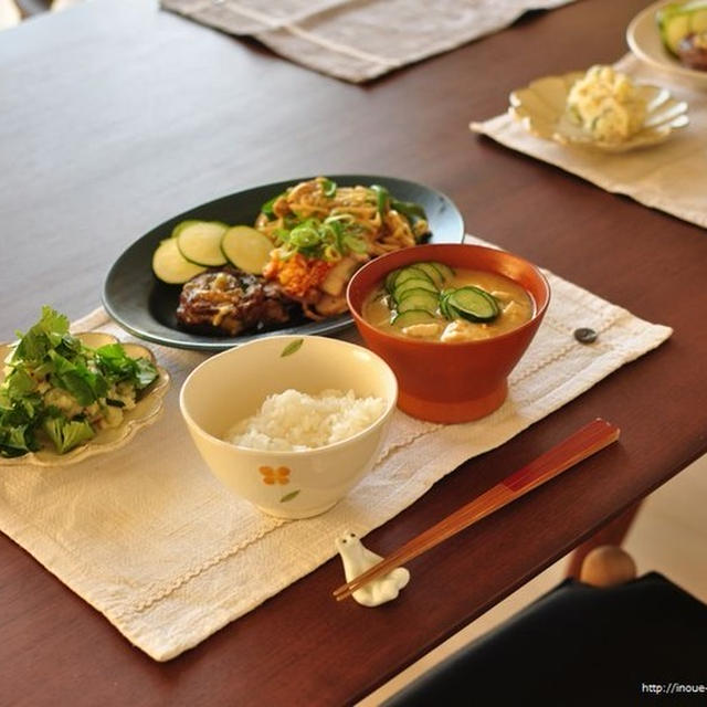 昨日の晩ごはんと、カーキ色ってどんな色
