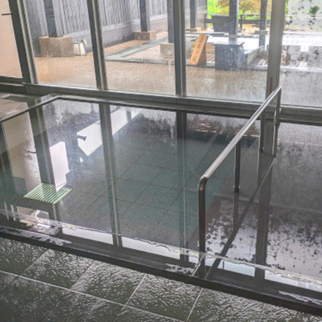 室内大浴場を撮影