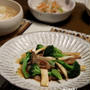 豚肉とブロッコリーのオイスター炒め。豆腐とかにかまのふわふわ蒸し。