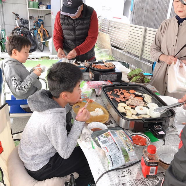 妹宅お庭で焼肉‼︎と満開の桜と長男と2人のお散歩。