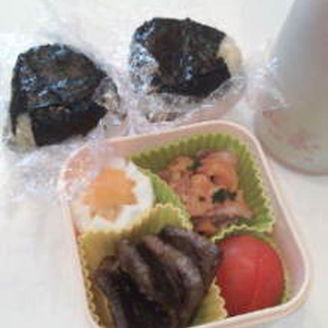 久しぶりのお弁当♪･･スモークサーモンのマリネ。