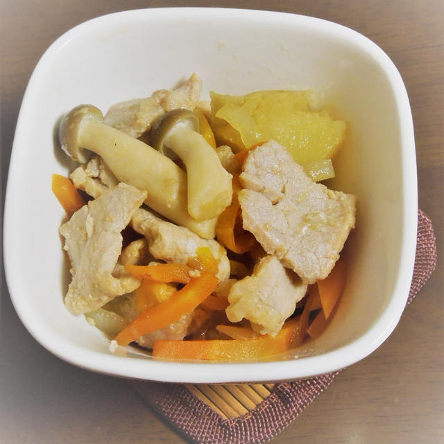 ◇レンジDe簡単☆豚ロース肉と野菜、いも、きのこの梅蒸し