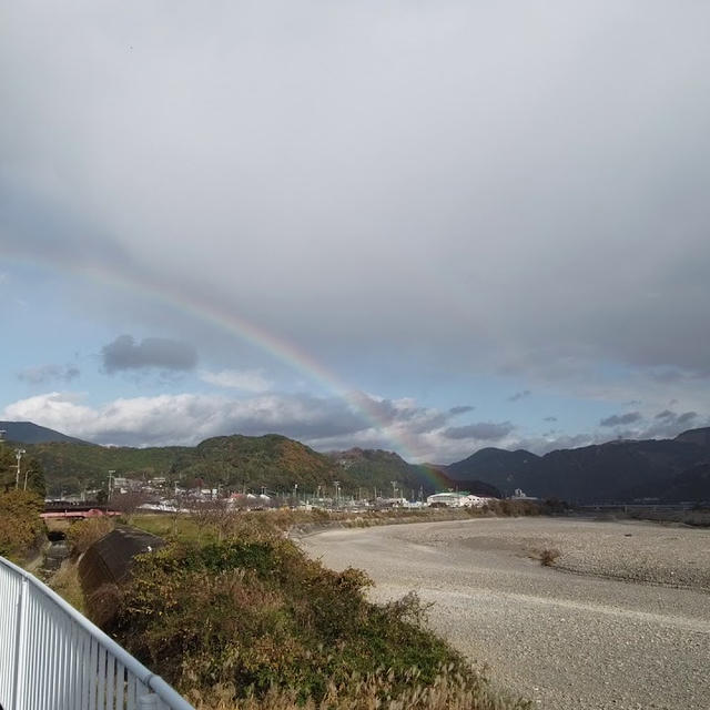 久しぶりに虹の端っこを見ました♪