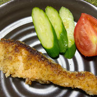 サーモンの香草パン粉焼き☆夏に食べたい世界のスパイスごはん
