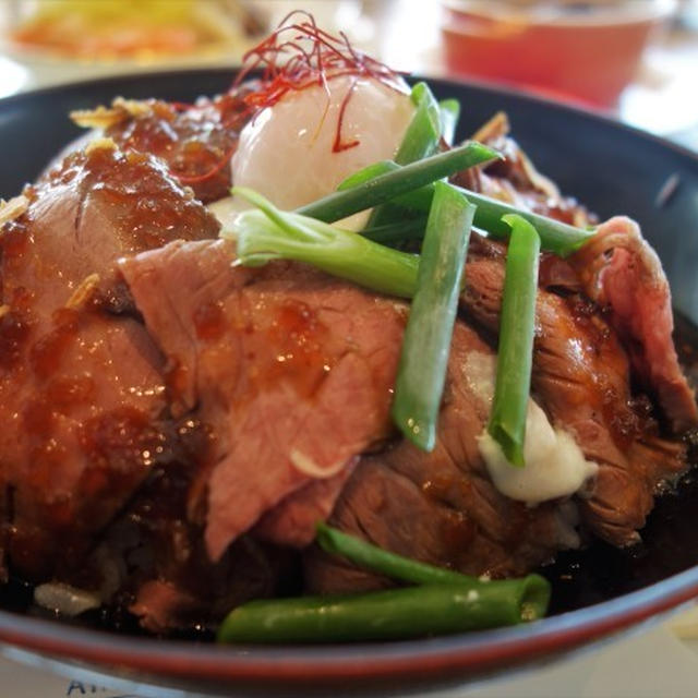 ■グルメ・昼食【伊東の旅の帰りに立ち寄りました　熱海のフードマーケットIZU-ICHIにて。】