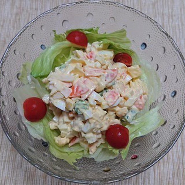 ゆで卵と野菜のボリュームサラダ