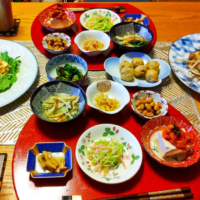 野菜炒めとマカロニサラダと小鉢６品+αで晩酌