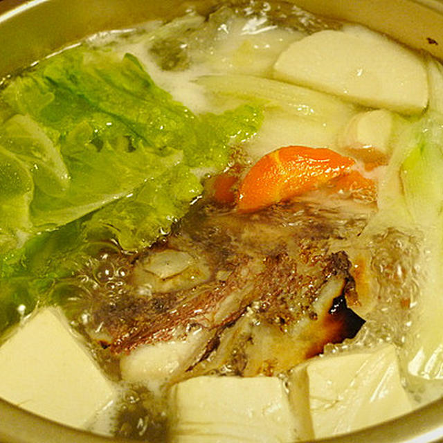 魚の鍋は、やはりまずは鯛なのである。