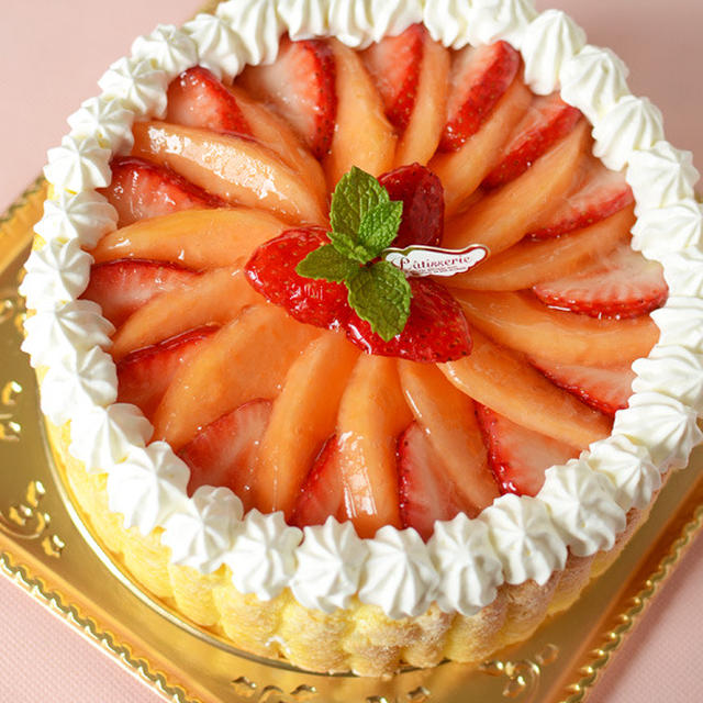 メロンといちごのシャルロットケーキ By ｊｕｎａ 神田智美 さん レシピブログ 料理ブログのレシピ満載