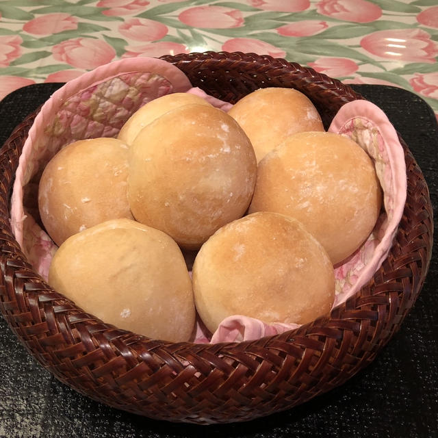 久しぶりに、パン焼きました。焼き立ての「あんパン」は、火傷に注意してね！