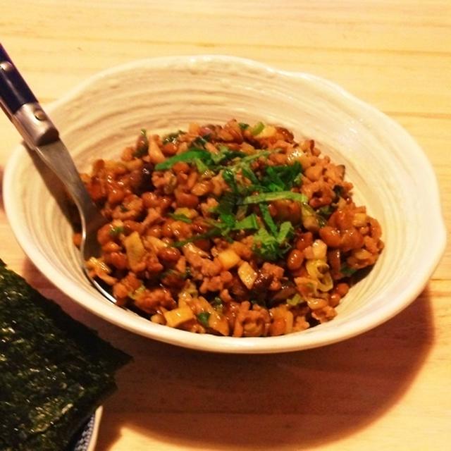 シャキシャキねばねば　納豆そぼろのピリ辛中華炒め