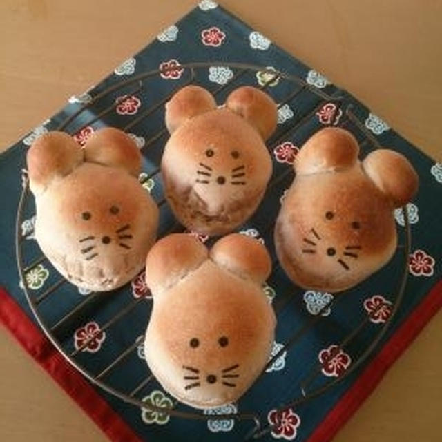 干支のねずみパン♪黒豆煮♪