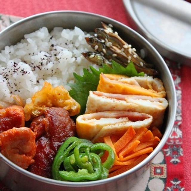 朝の救世主！簡単すぎる卵のおかず「両面目玉焼きベーコン醤油」のお弁当