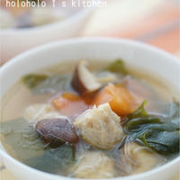 わかめと鶏団子の中華風春雨スープ