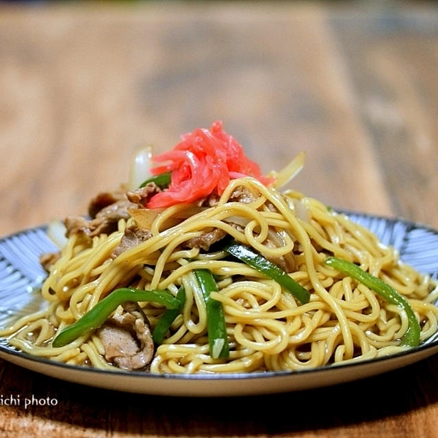 ウスターソースが旨い！「中華麺でガラソース焼きそば」＆メシ通さんアップ今回は「冷凍ポテト」