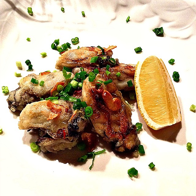 Sautéed Garlic Oysters with Butter and White Wine