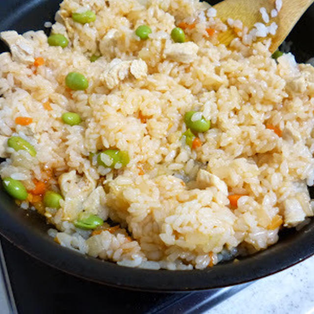 【白だし×ごま油】昨日作った鶏胸肉と野菜の煮たのをアレンジケチャップライス　＆めんつゆ柚子胡椒焼きおにぎり。