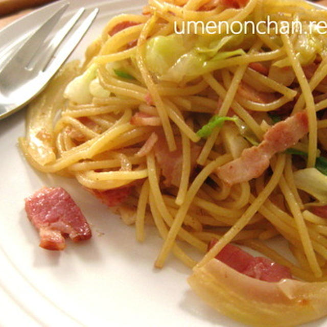 春野菜とベーコンの梅バターソースパスタ。°