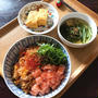 うちサラメシは定番どんぶりで「お刺身とキムチのトッパプ」。