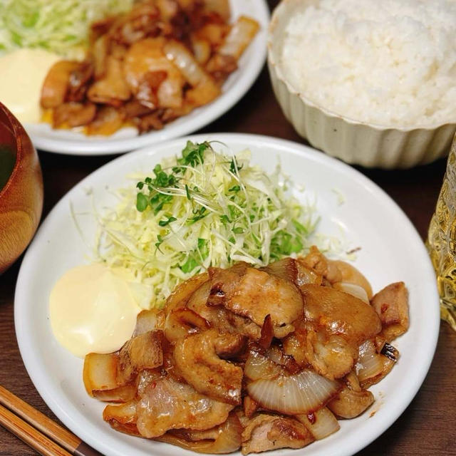 ご飯にワンバンして、わんぱくに食べたい！パンチのあるにんにくピリ辛味！豚バラ玉ねぎのスタミナ炒め