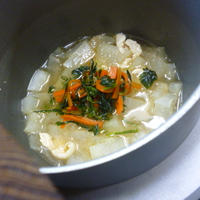 生姜たっぷり♪冬瓜と鶏肉のお釜鍋★