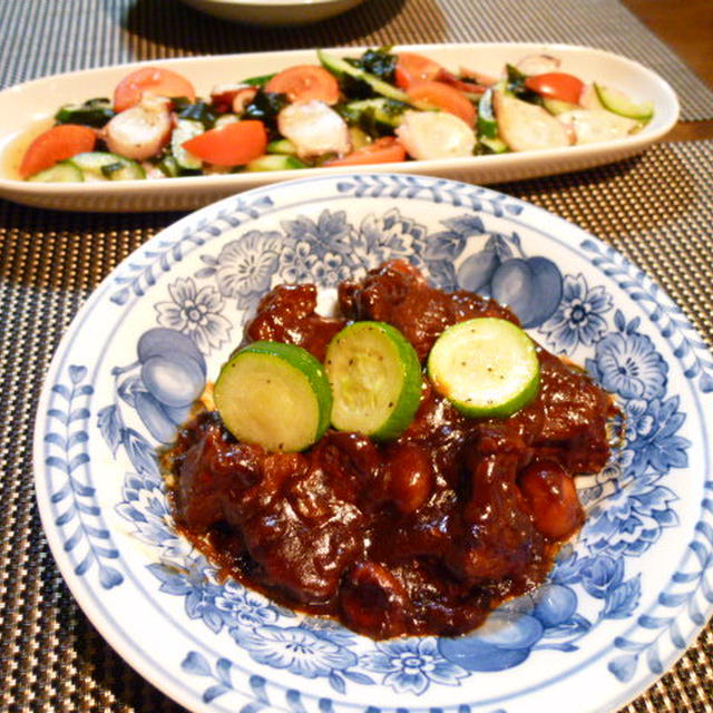 牛すね肉のデミソース煮込みと鶏団子鍋の献立（２日分）